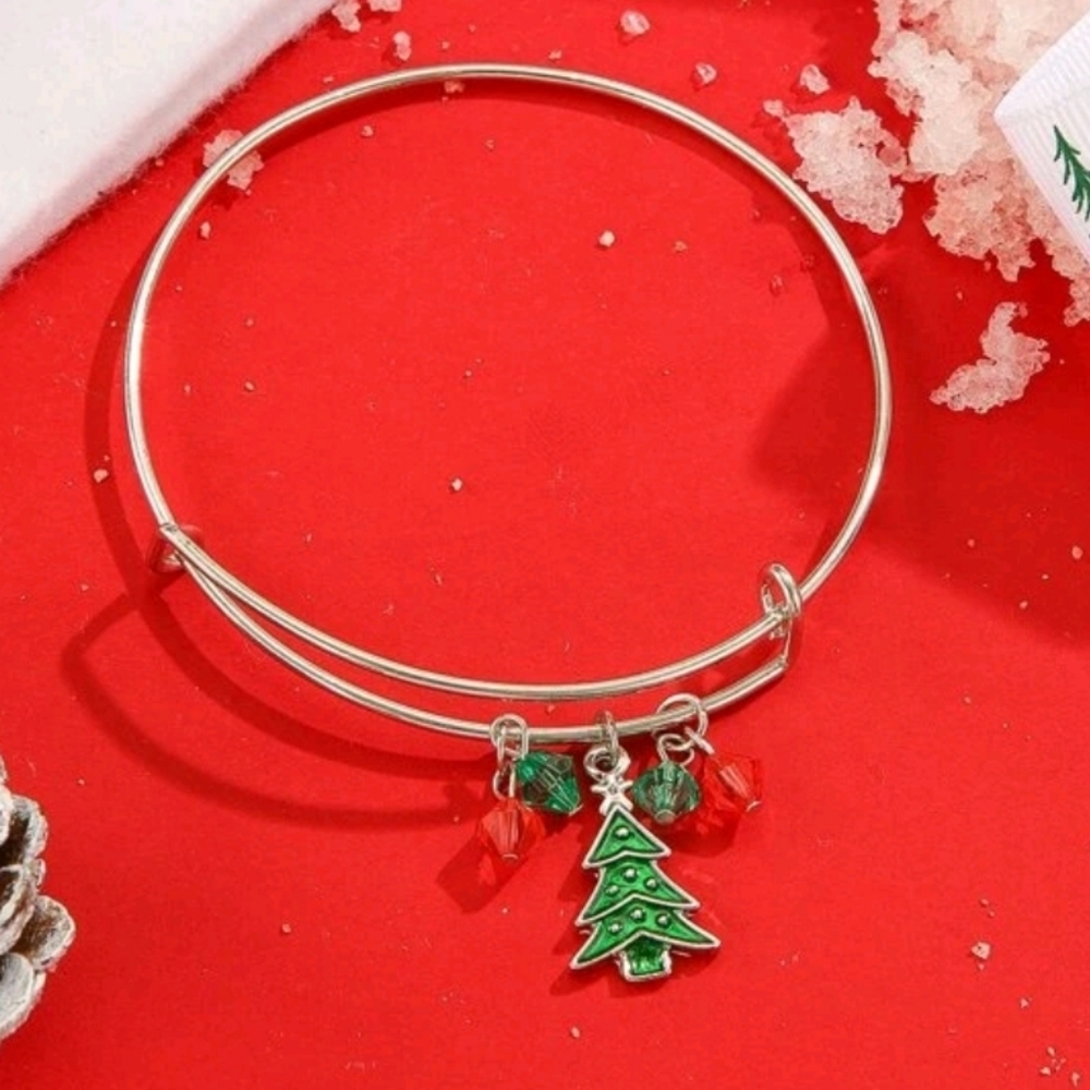 NEW!  Adjustable Christmas  charm bangle  - BTQ